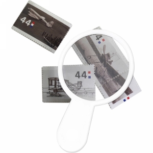 An image of Branded Thin plastic magnifying glass